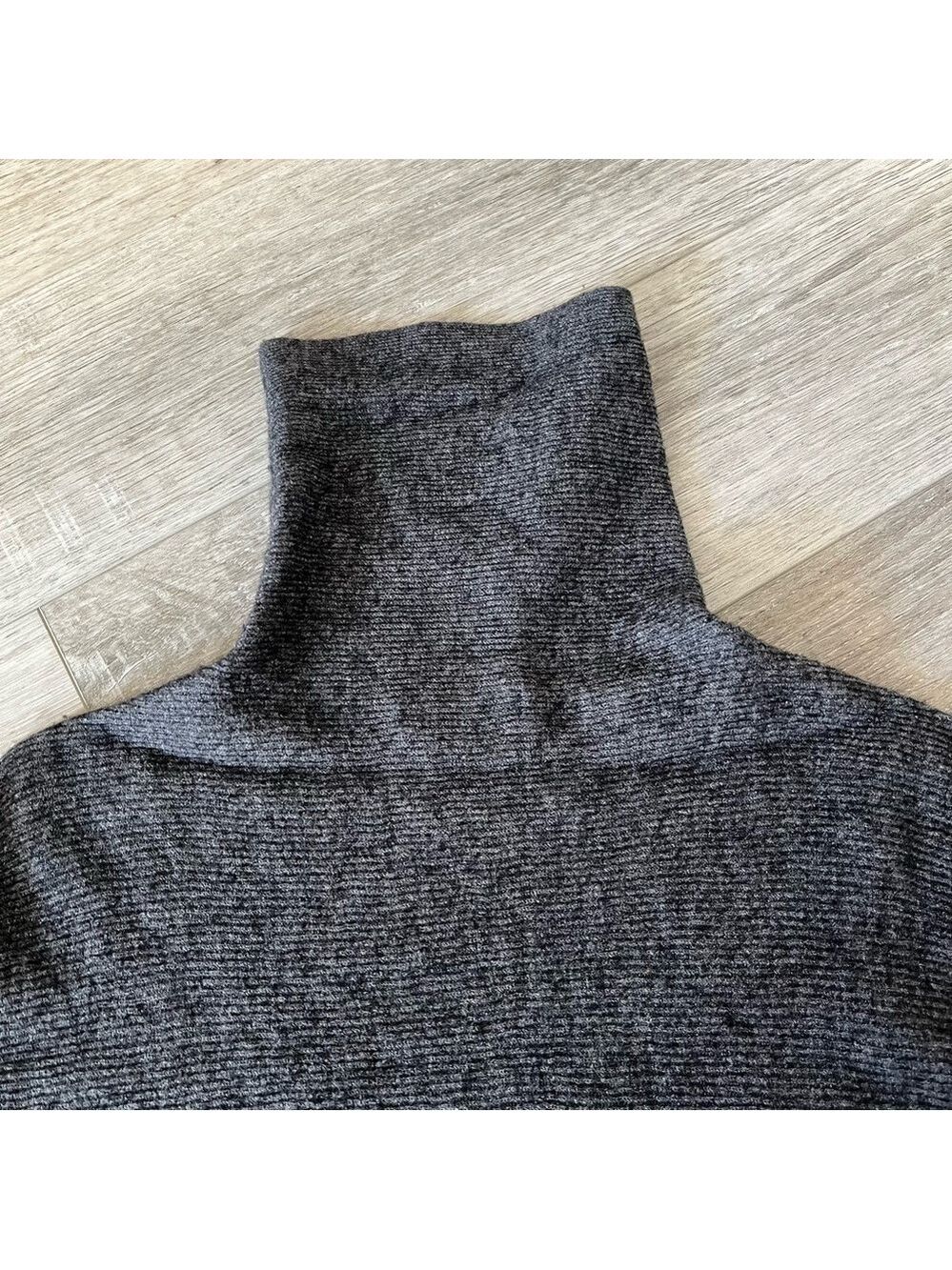 ARITZIA BABATON Wool Linen Blend Turtleneck Sweater, Grey, XS - Picture 5 of 11